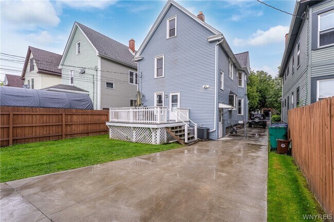 Building Photo - 238 Saranac Ave