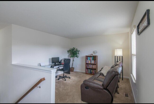 Building Photo - 6143 Brandon Dr