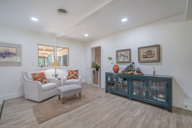 Building Photo - Central location in country setting! In law unit attached to house! MUST SEE!