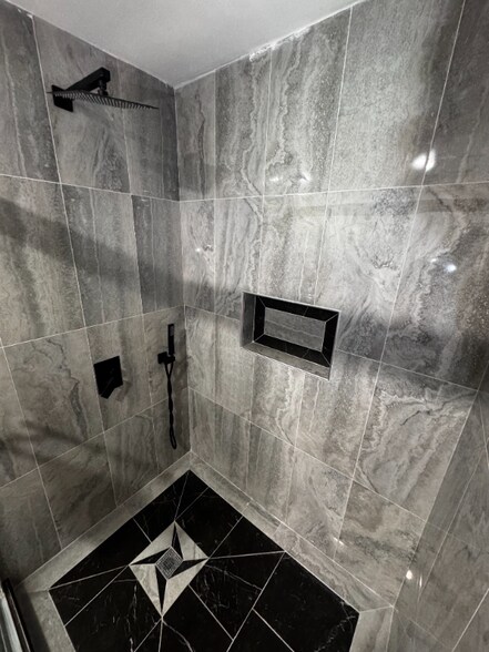 Building Photo - 2466 Highland St