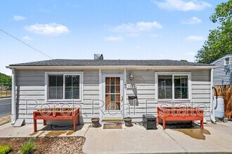 Building Photo - 1595 W Maple Ave