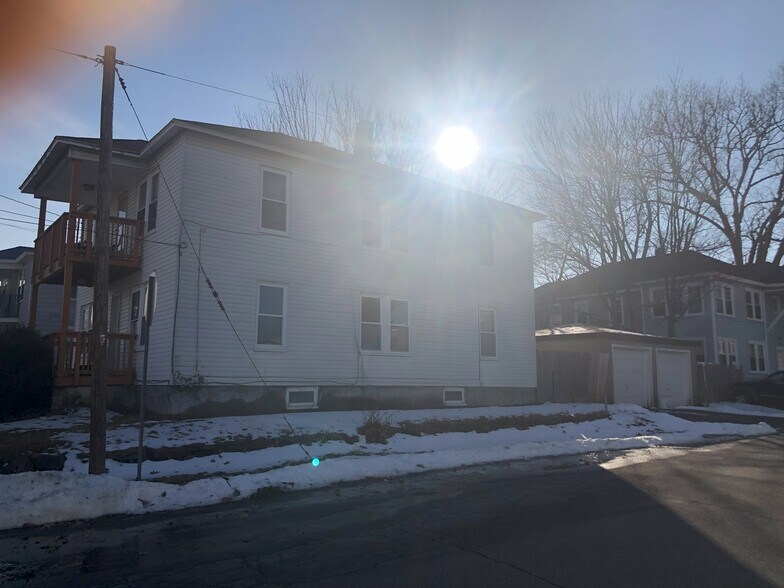 Building Photo - 179 7th St