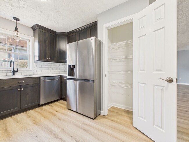 Building Photo - Beautiful Spacious Single Family in Blue Meadow Farms