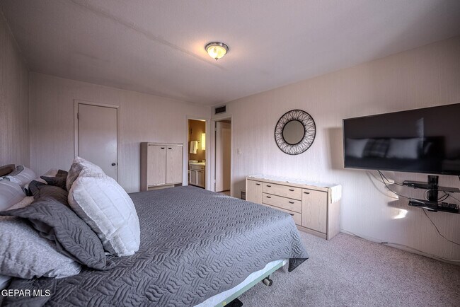 Building Photo - 252 Shadow Mountain Dr