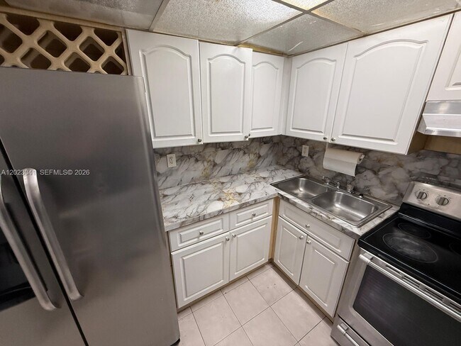 Building Photo - 17101 NW 57th Ave