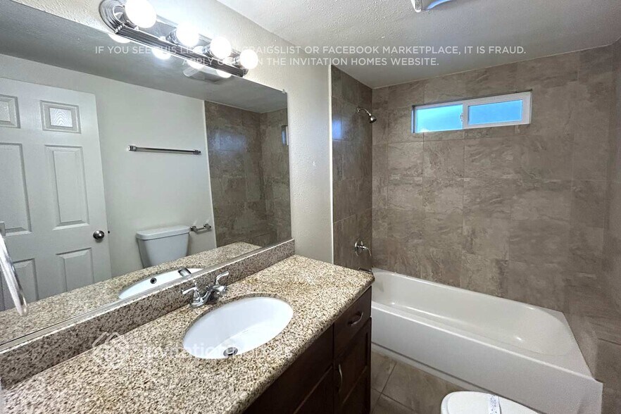 Building Photo - 1401 8th St