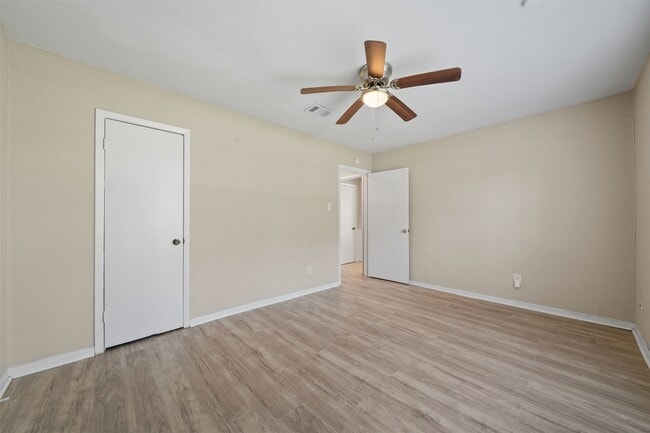Building Photo - 5826 Spruce Forest Dr