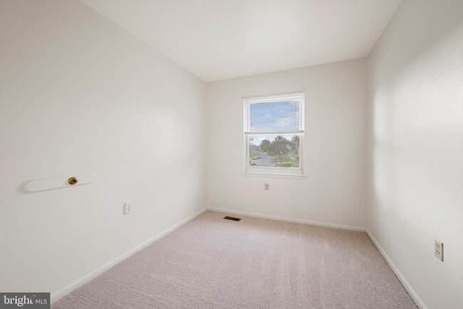 Building Photo - 105 Cameron St