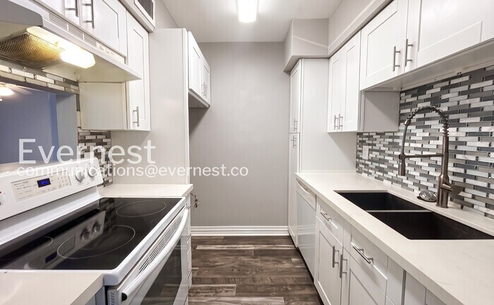 Building Photo - 8421 Hearth Dr