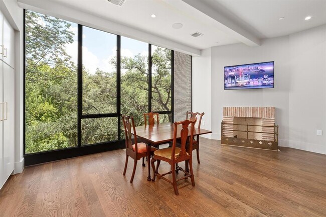 Building Photo - 4500 River Wood Ct