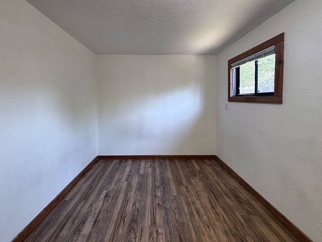 Building Photo - 3817 E Amazon Dr