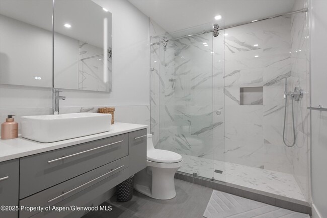 Building Photo - 120 S Spring St