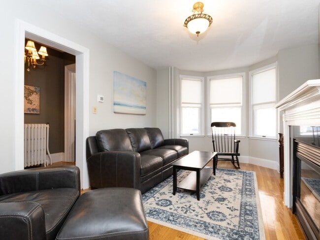 Building Photo - 45 Old Harbor St