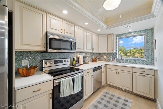 Building Photo - 955 Palm View Dr