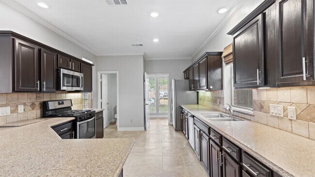 Building Photo - 16539 Battlecreek Dr