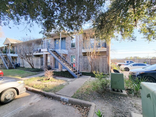 Building Photo - BEAUTIFUL REMODELED 1 BEDROOM 1 BATH CONDO...