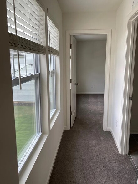 Building Photo - Room in House on Mariners Ct