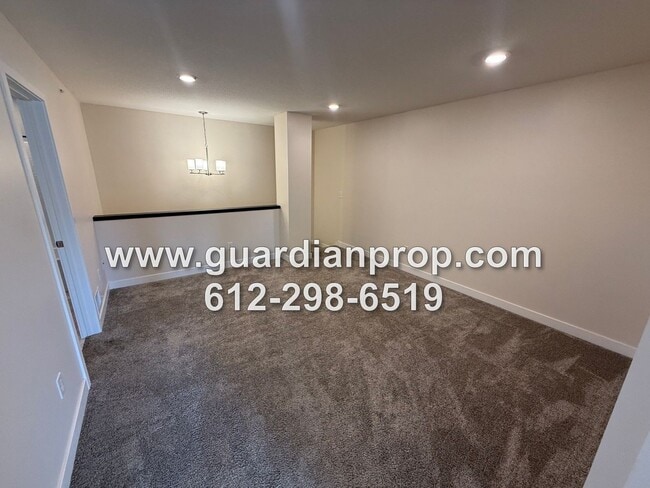 Building Photo - End Unit Townhouse Available Now, Open Floor Plan, Loft Area, Large Primary Suite, Side Patio, Pool