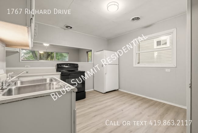 Building Photo - 1767 Richard Dr