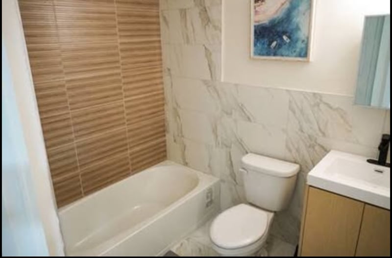 Building Photo - 466 Avon Ave