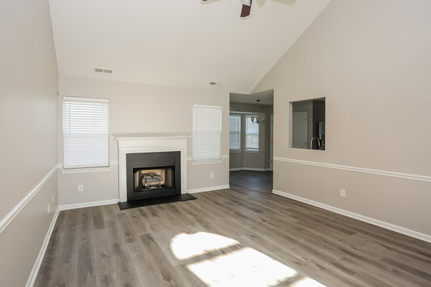 Building Photo - 4209-4204 4 Winds Ct SW