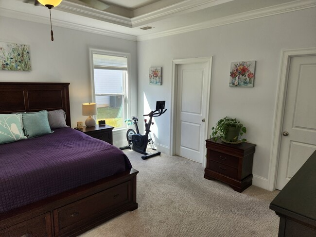 Building Photo - 5855 Vlg Rdg Wy