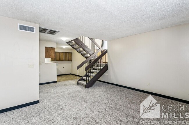 Building Photo - 2 bedroom Duplex by WSU