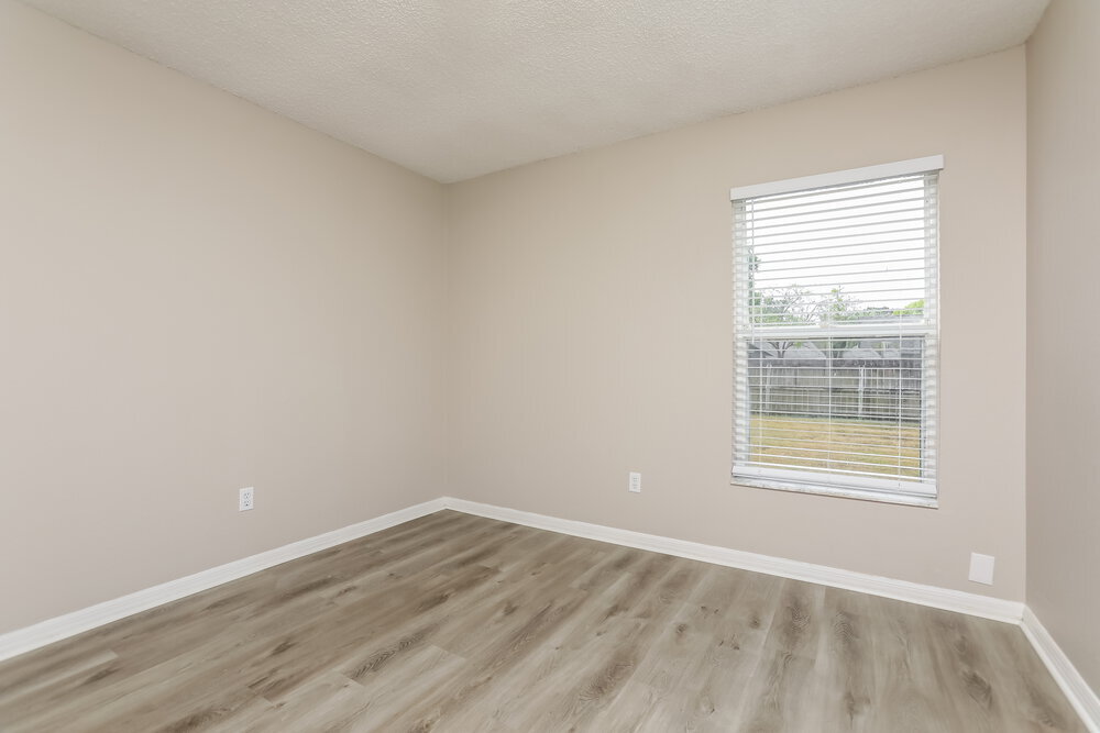Building Photo - 8129 Cloverglen Cir