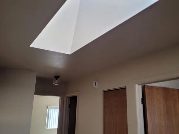 Building Photo - 1247 Holland Park Blvd