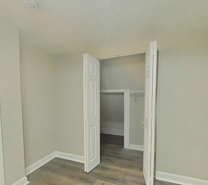 Building Photo - 249 Laurel Ave SW