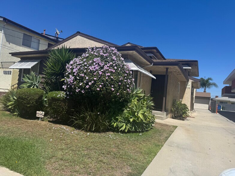 Building Photo - 12230 Manor Dr