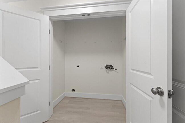 Building Photo - 1430 Suffield Ct