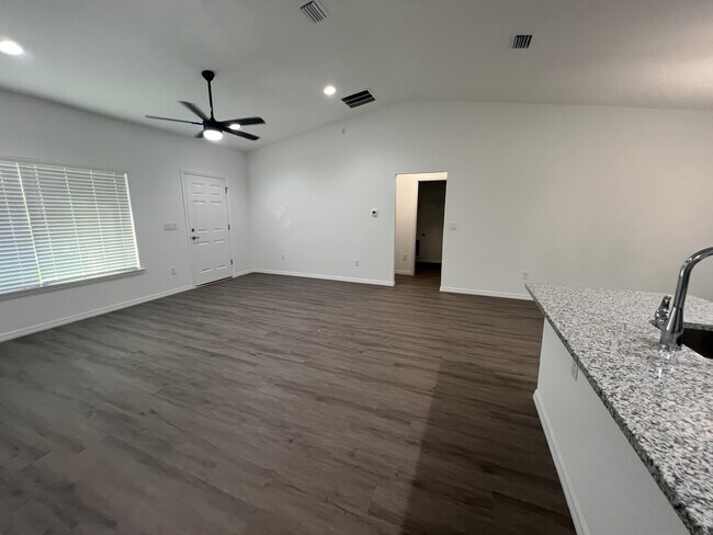Building Photo - 10 Malauka Pass Way