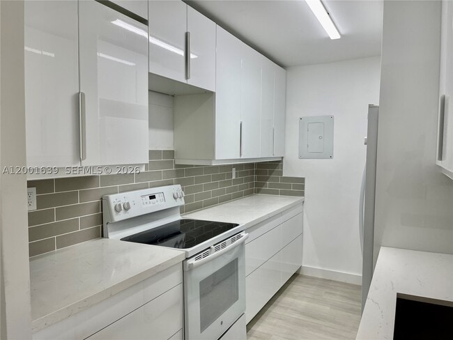Building Photo - 255 Galen Dr