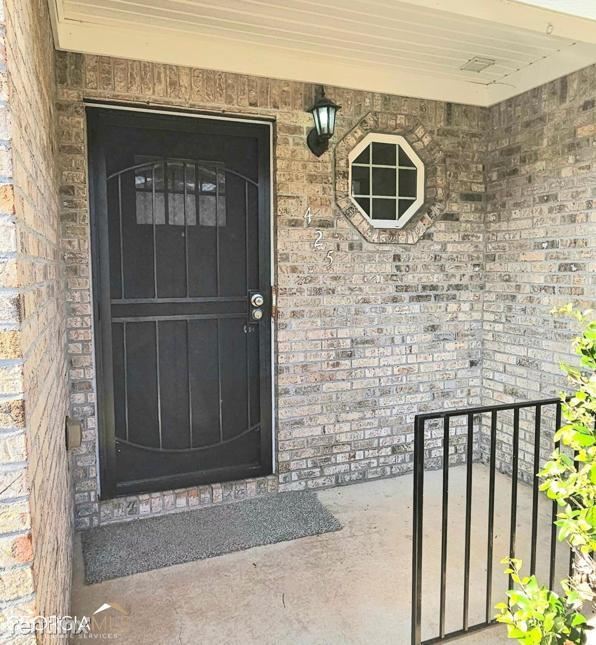 3 br, 2 bath House 425 i Magnolia Garden... 425 Magnolia Gardens