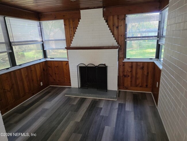 Building Photo - 7816 Catawba Dr