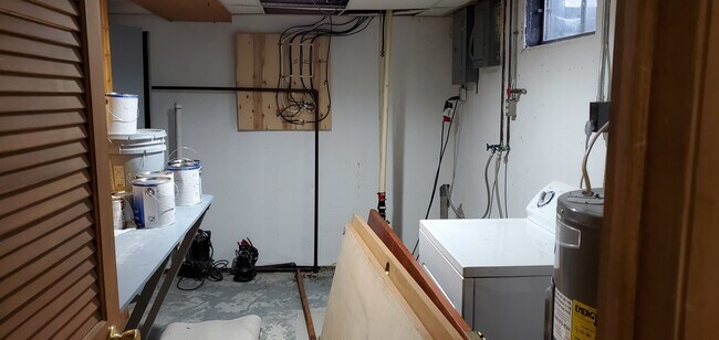 Building Photo - 728 N 2853rd Rd