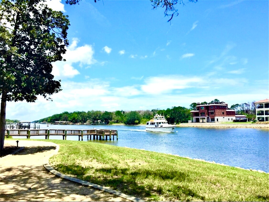 Building Photo - 85 Riverview Bnd S