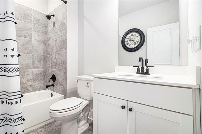 Building Photo - 603 Skye Ct