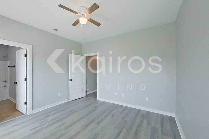 Building Photo - 15 HAWK LN