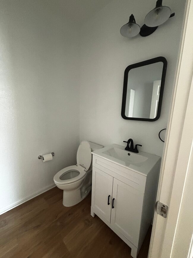 Building Photo - 2727 Bellezza Dr