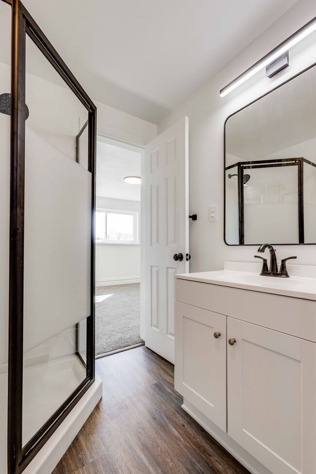 Building Photo - 328 Sweetbriar St