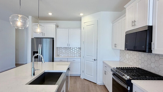 Building Photo - 15988 W Desert Spoon Dr