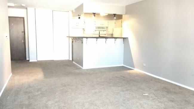 Building Photo - 1000 Bayside Dr.  4578