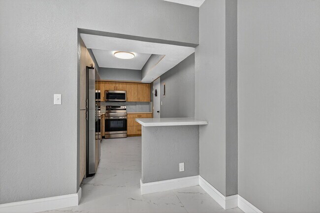 Building Photo - 3801 S Ocean Dr