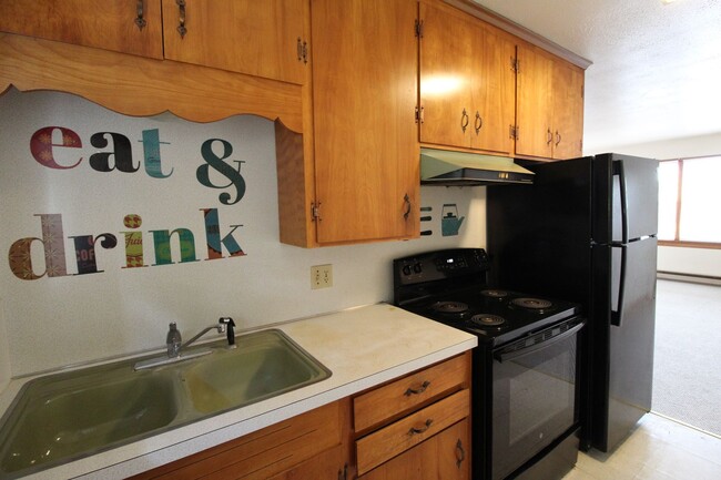 Building Photo - Adorable 1 Bed, 1 Bath Apartment in Bridge...