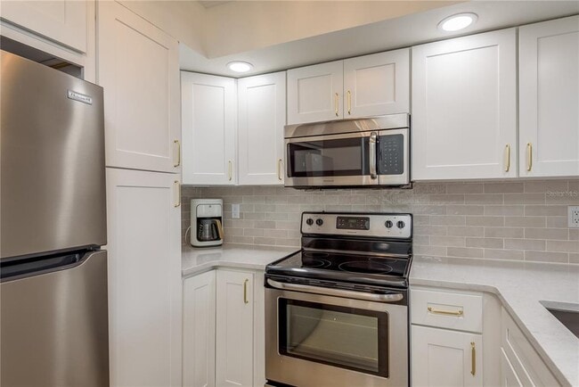 Building Photo - 320 ISLAND Way