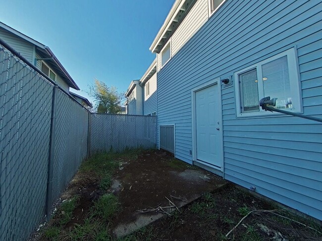 Building Photo - Comfortable 1 Bedroom Townhouse ~ South Corvallis