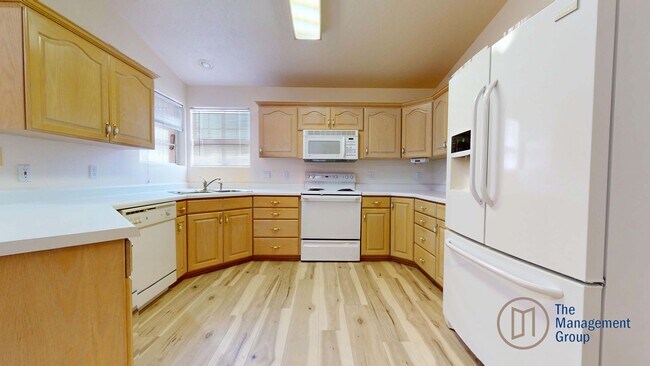 Building Photo - 37 E 675 S