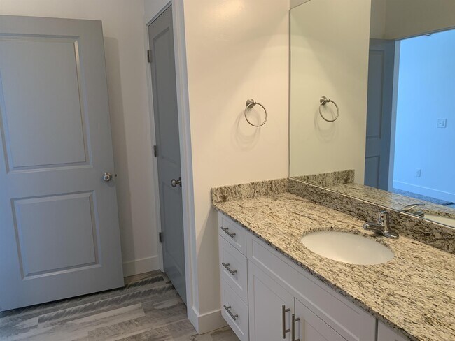 Building Photo - 1452 Dunbar Ln